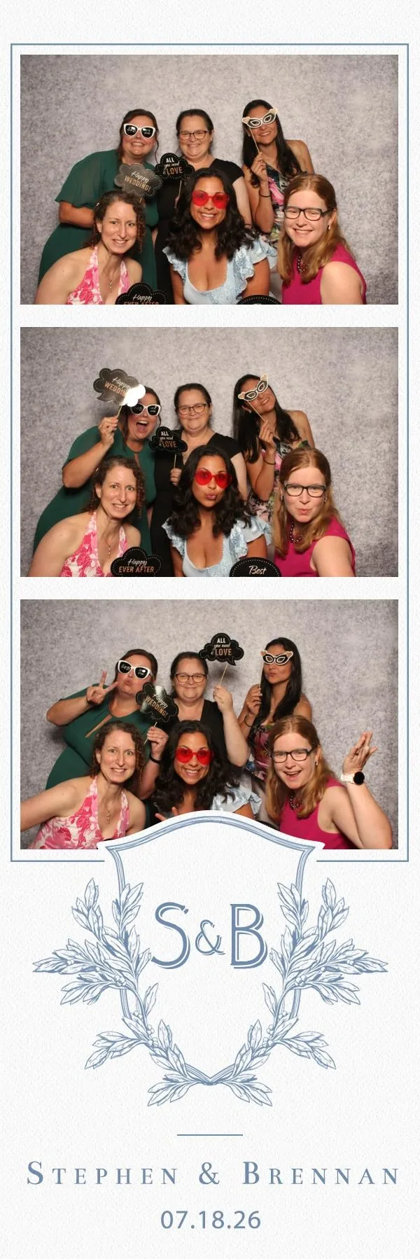 2×6 Magic Mirror strip of wedding guests under a monogrammed crest at a Niagara-on-the-Lake wedding