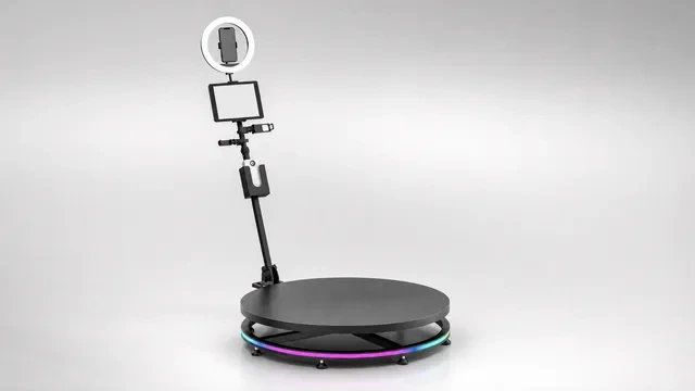 The 360 video booth platform with ring light